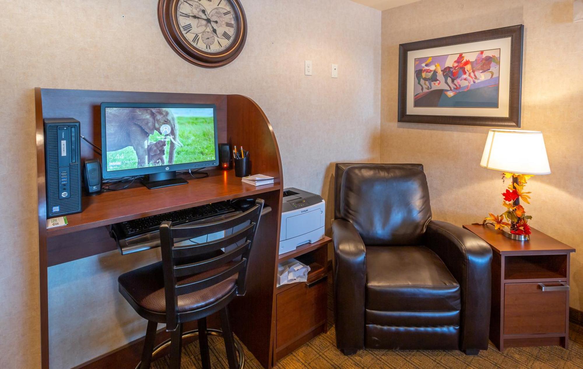 My Place Hotel-Dickinson, Nd מראה חיצוני תמונה